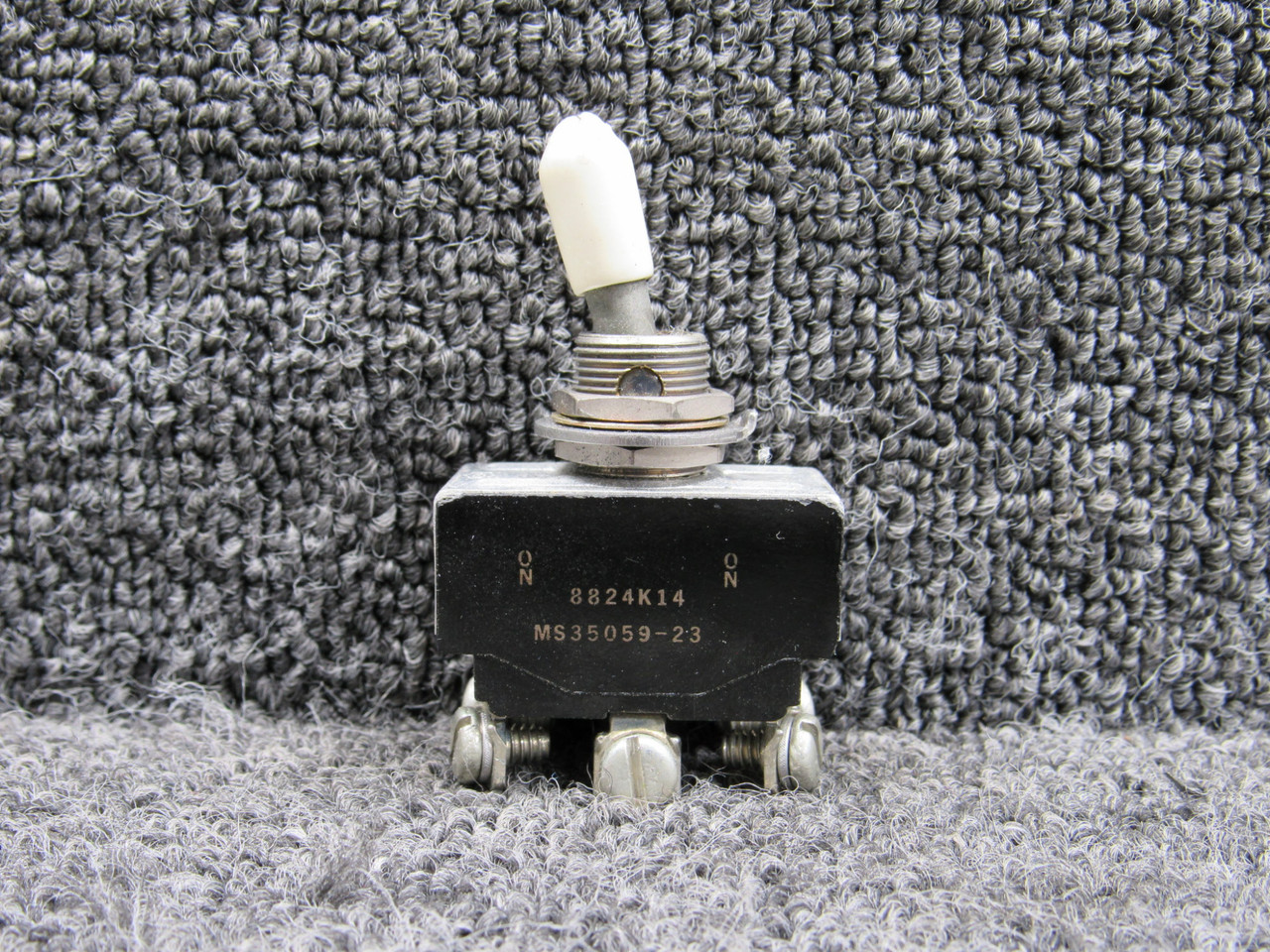 8824K14 (Alt: MS35059-23) Eaton Cutler-Hammer Toggle Switch
