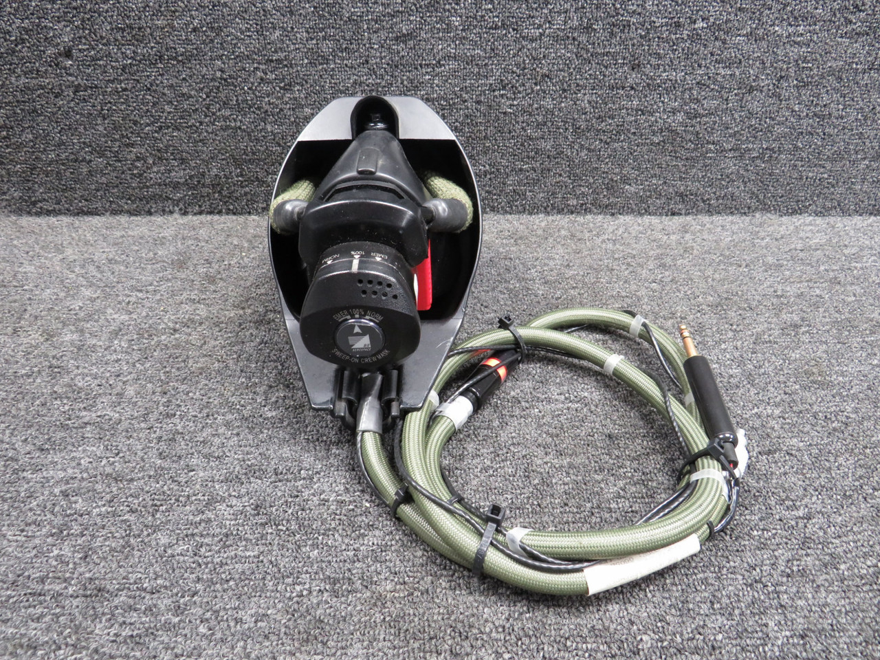 174260-63 B-E Aerospace Crew Oxygen Mask Core Unit with Green 174260-63 B-E Aerospace Crew Oxygen Mask Core Unit with Green