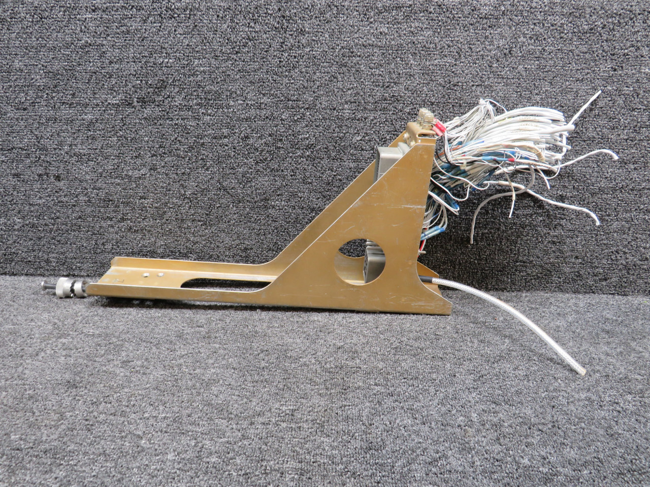 93921-1 (Alt: 80009000) Universal Avionics Mount Rack