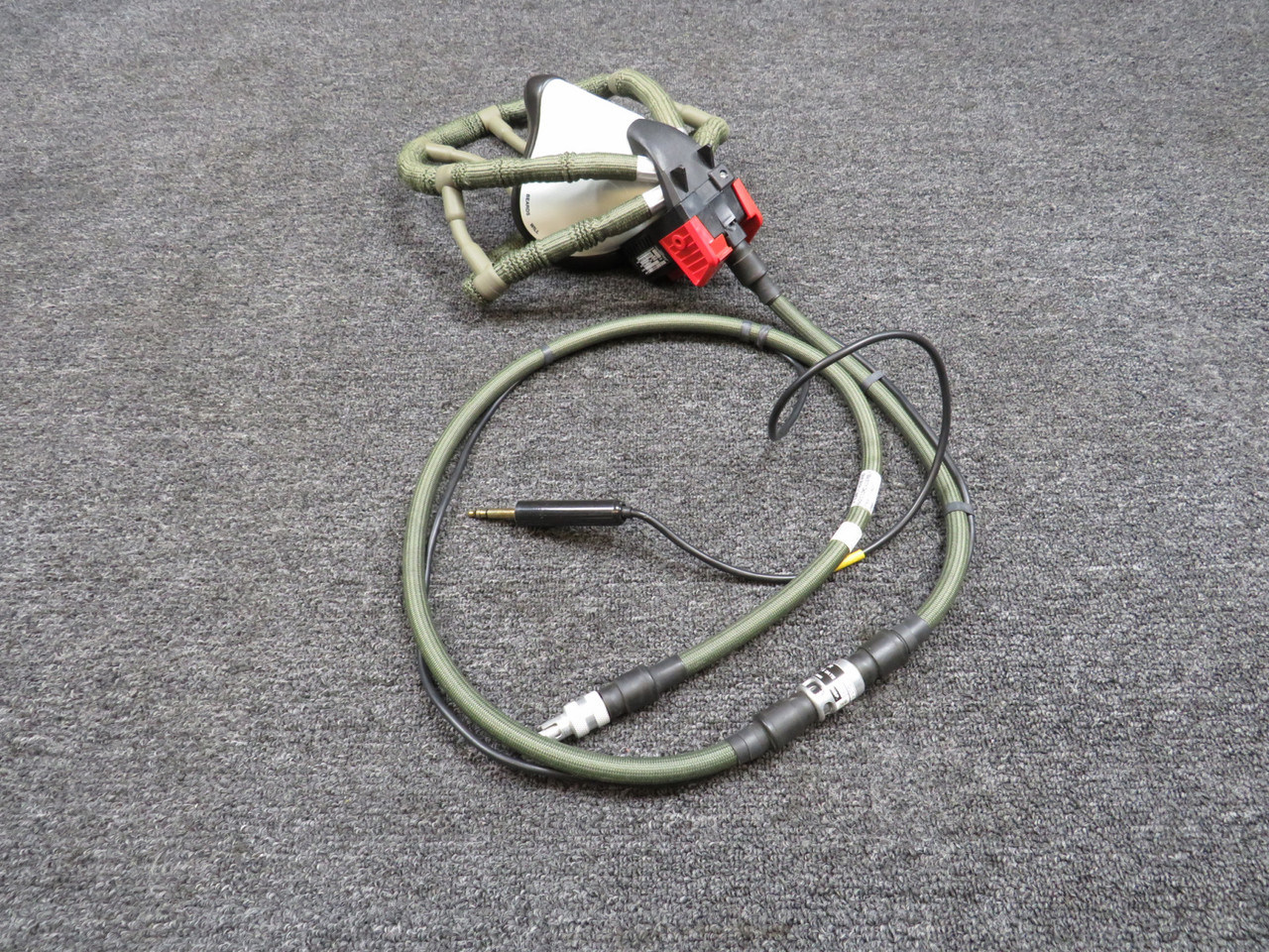 MC10-15-01 Intertechnique Crew Oxygen Mask Regulator with Mask and Hose Assembly