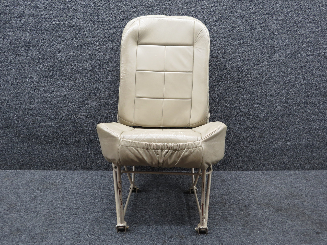 68061-002, 63443-000, 68067-000 Piper PA28-235 Front Seat Assembly (Rails: 11â€)