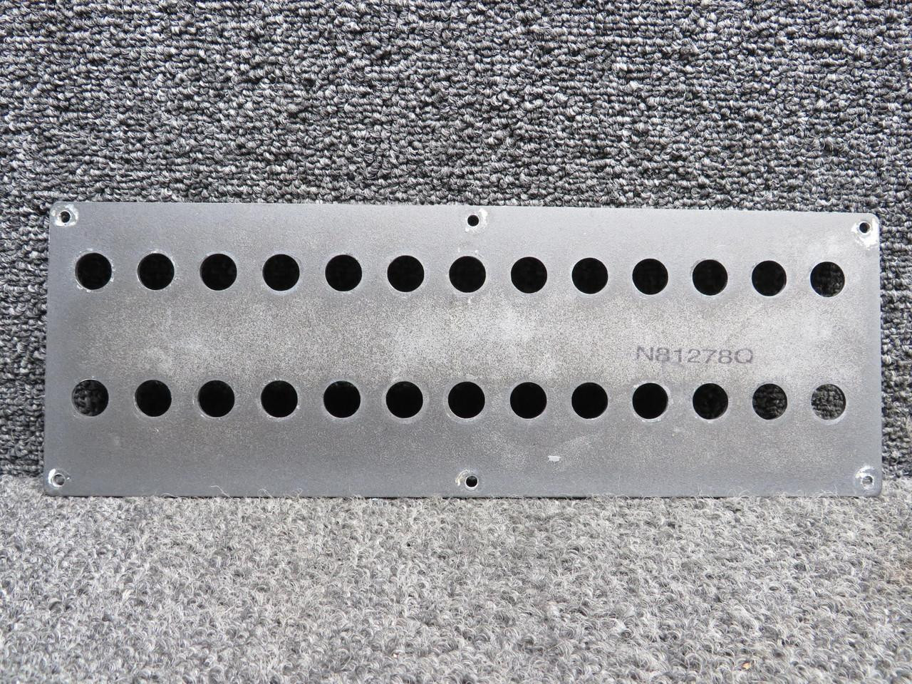 paページ Piper PA32-301 Circuit Breaker Panel Assembly For Sale