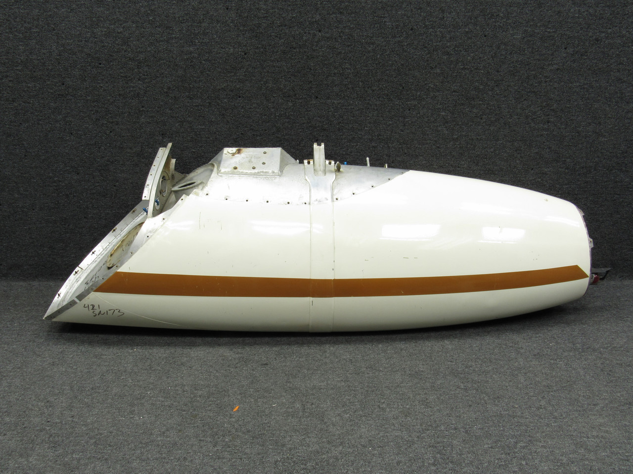 11120105nページ 5092300-15 Cessna C-401 Wing Tip Tank LH For Sale