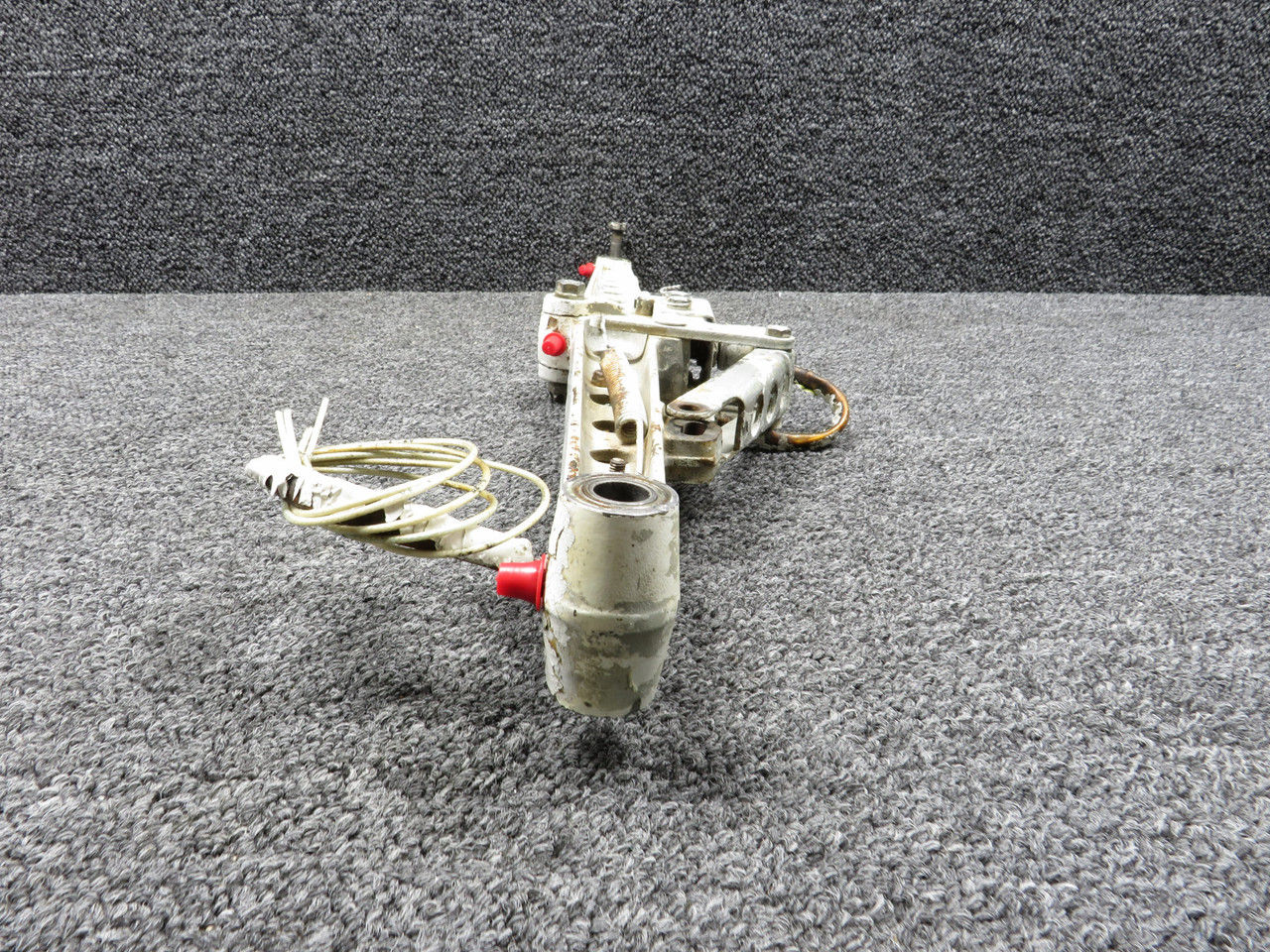 thor core 2009パストラーナレプリカジャージ 50-810037-616 Beechcraft Main Landing Gear Drag Brace Assembly