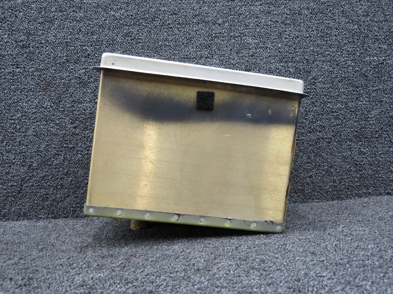 169-364010-32 (Cast: 35-40462-603) Beechcraft B24R Battery Box Assembly with Lid