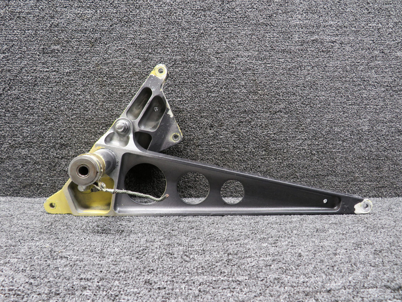 6565036-6 Cessna Citation 560 V Inboard Outer Flap Bellcrank Assembly RH