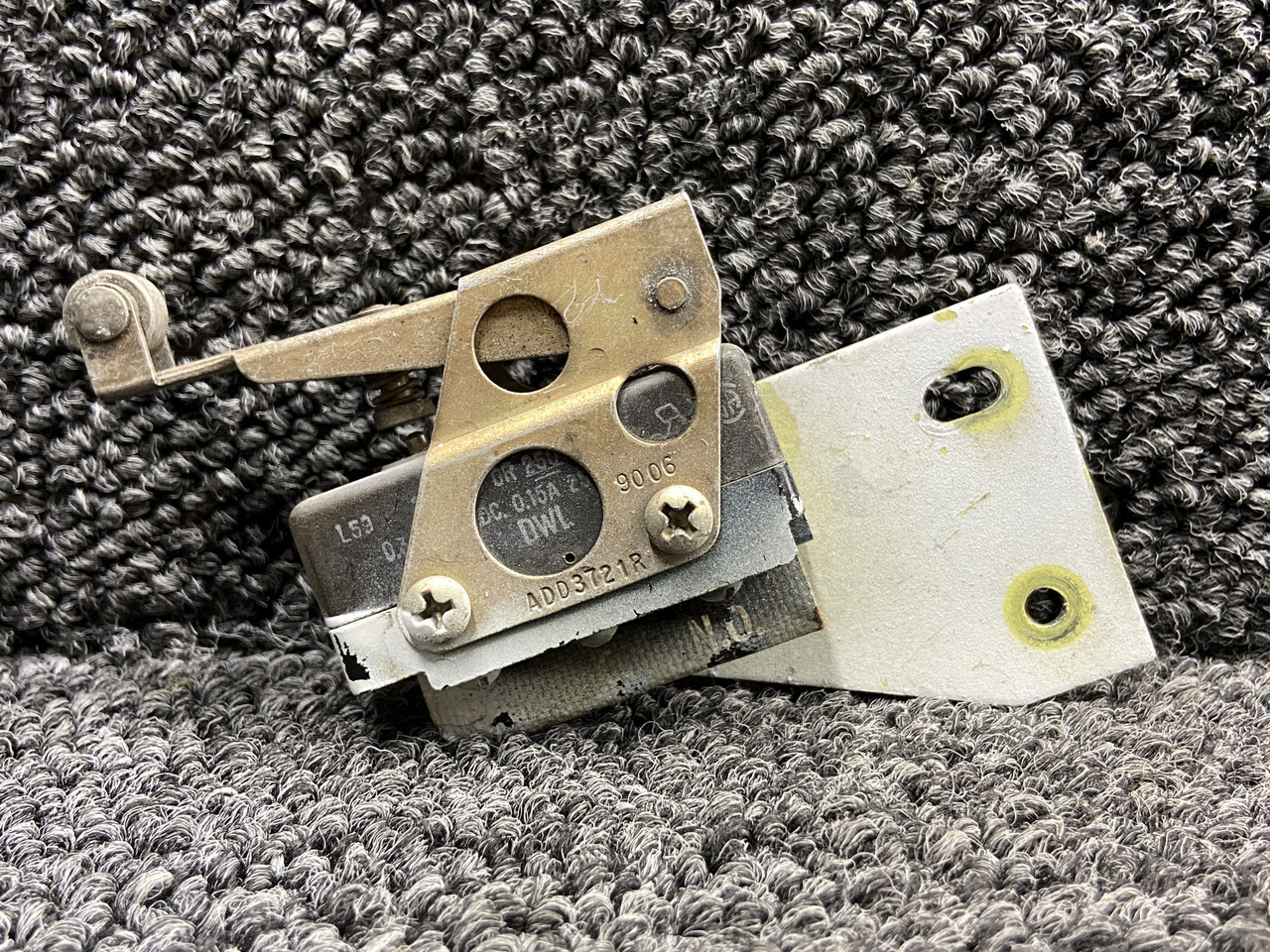 MS25026-1, 96-361011-13 Beechcraft A36 Flap Limit Switch Assembly