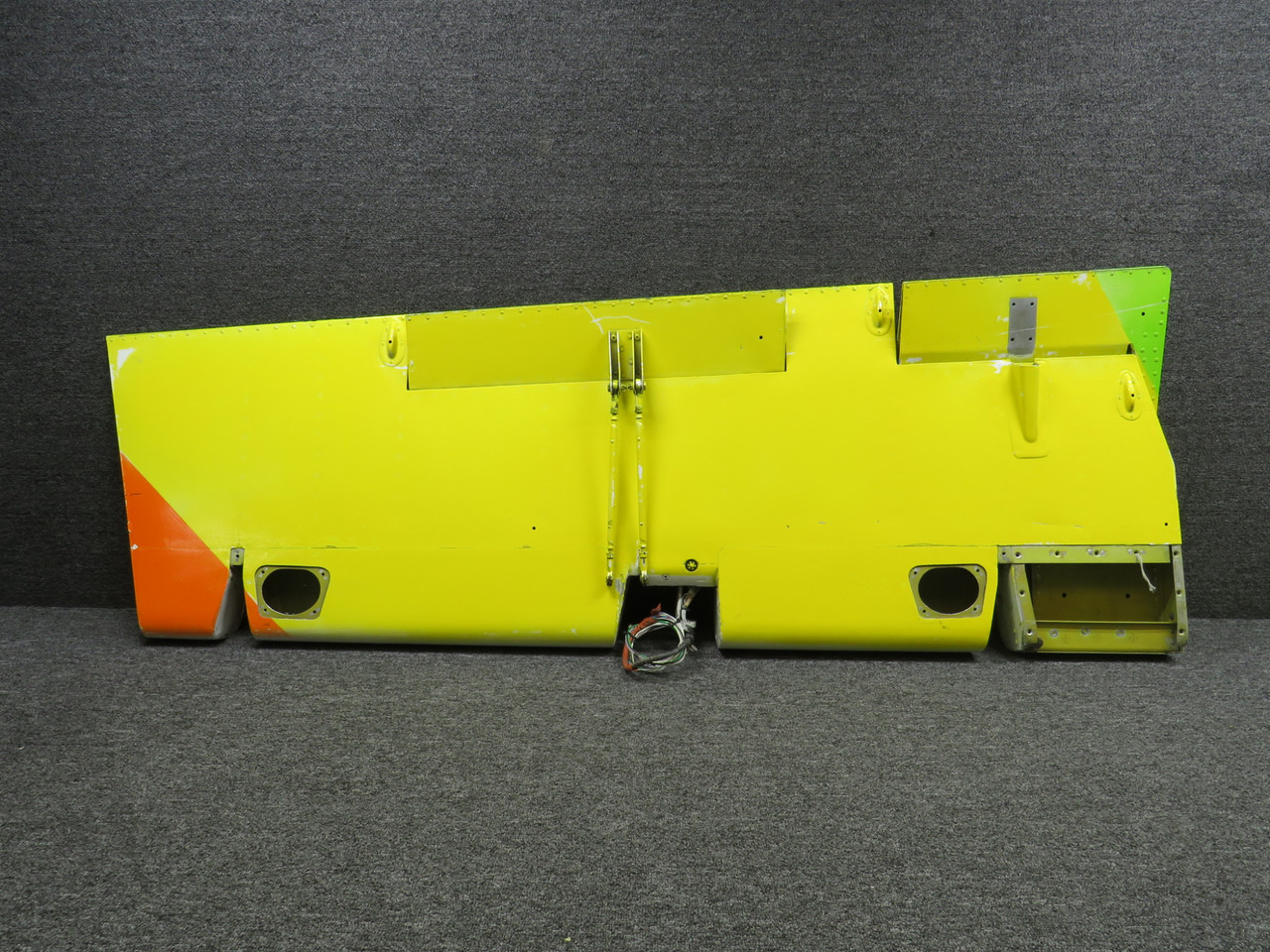 2481164-2 LearJet Aileron Assembly LH (Damaged)
