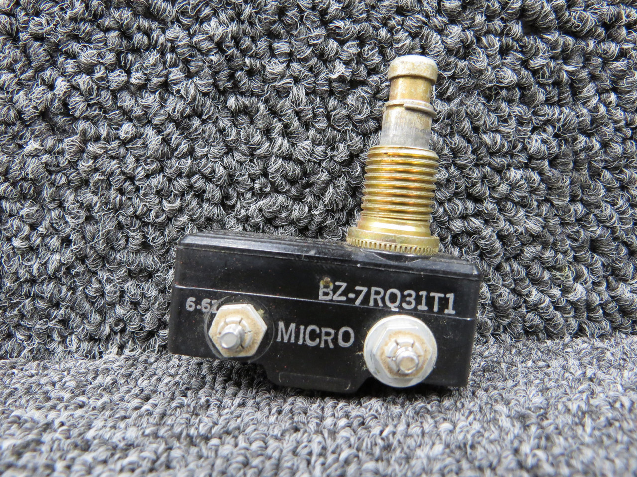 BZ-7RQ31T1 (Alt: 487-805) Micro Switch Landing Gear Limit Switch