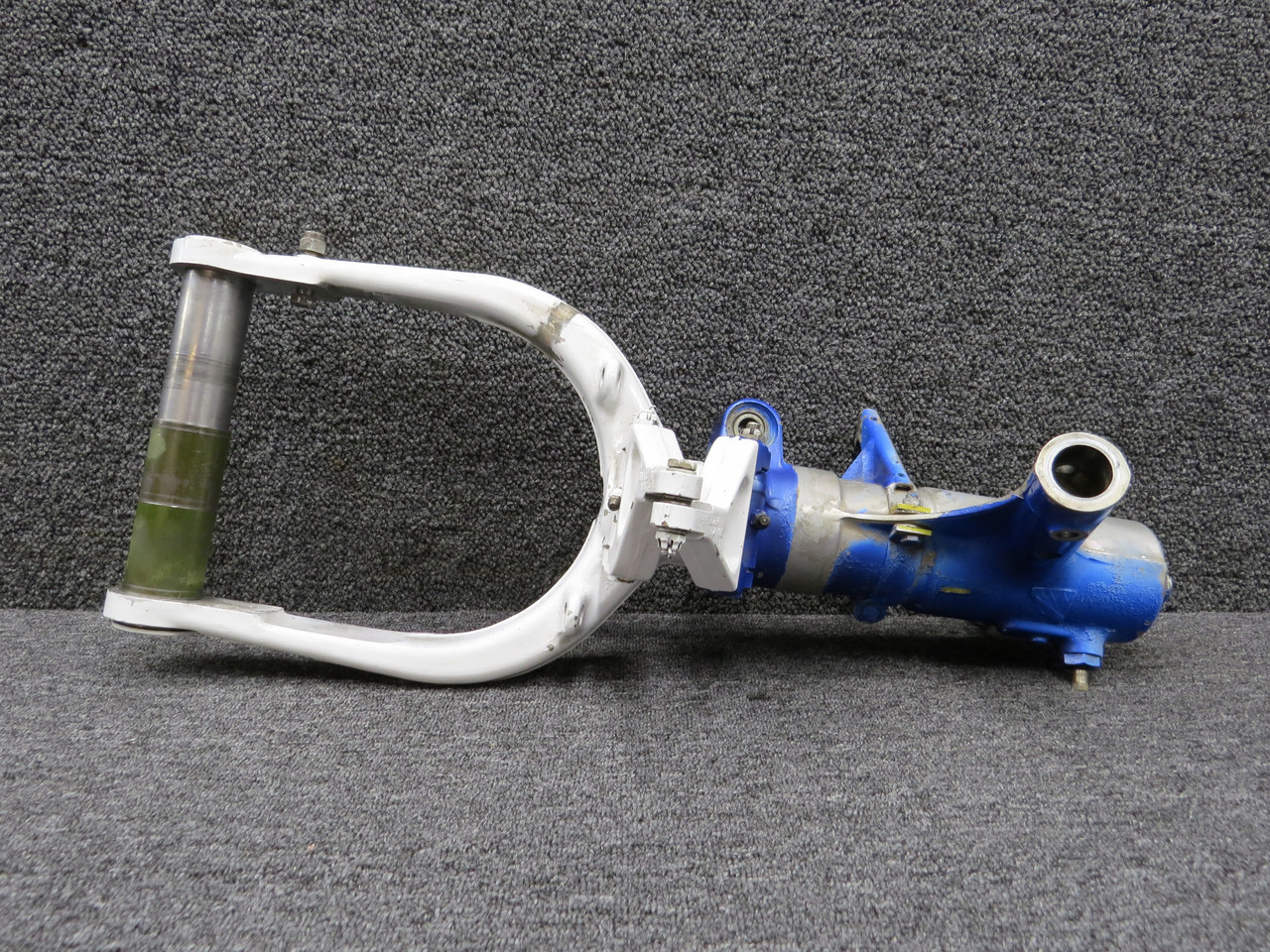 20798-006 Piper PA24-250 Main Landing Gear Strut Assembly LH with Axle