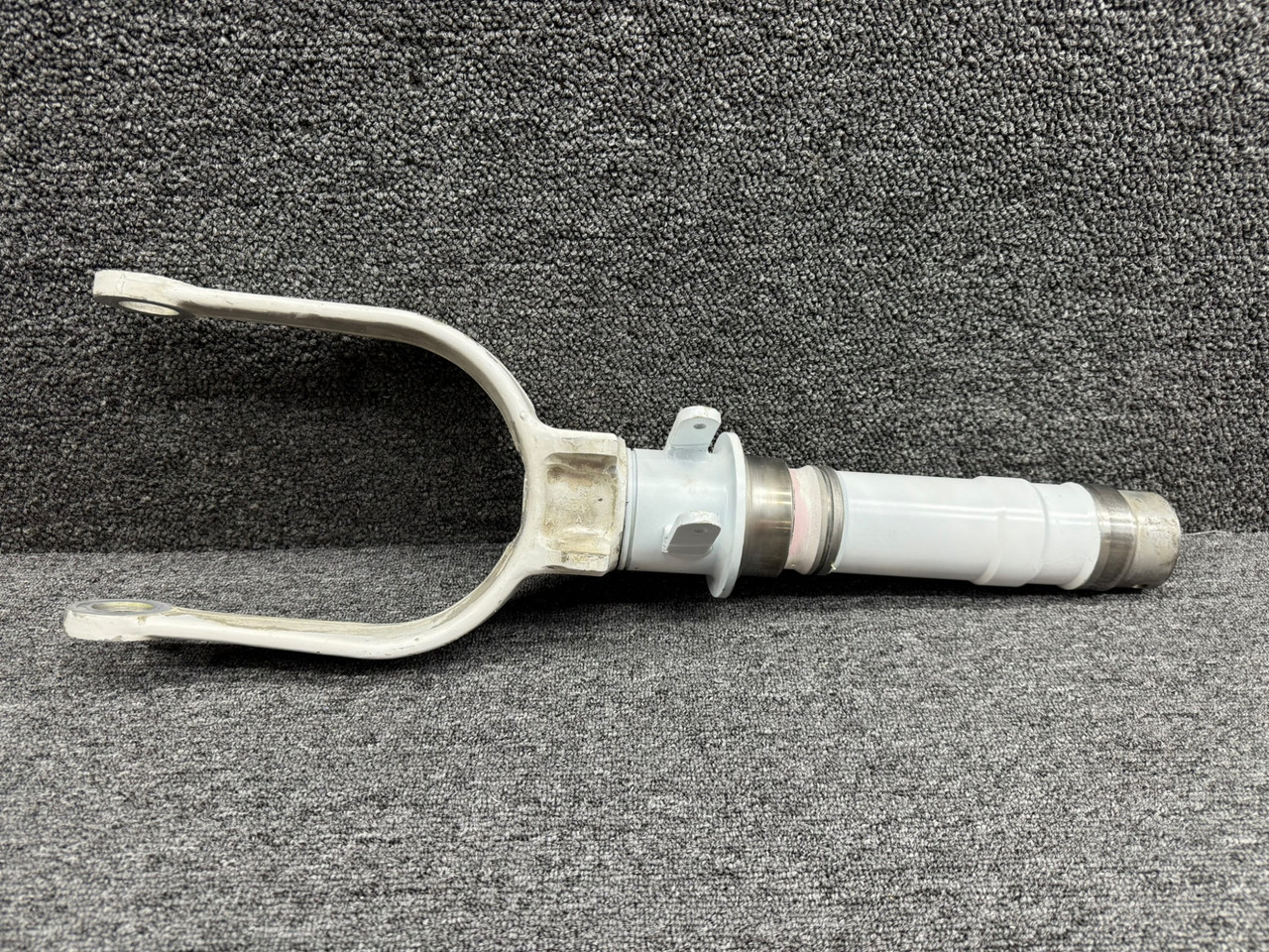 abcd2324ページ 2043003-5, 2443006-201 Cessna 172RG Nose Gear Shock Strut Assembly