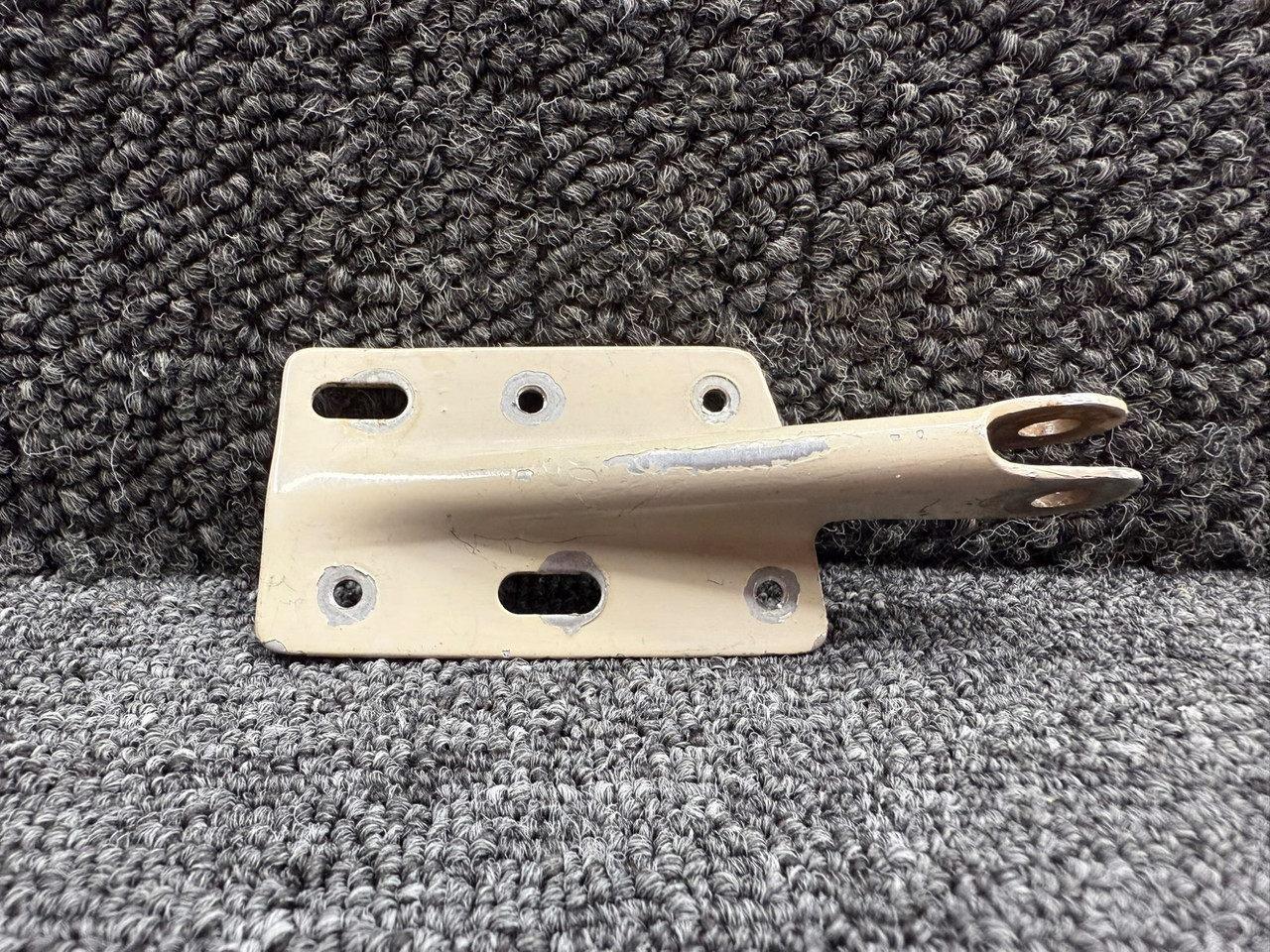 66913-004 Piper PA32-300 Upper Cabin Door Hinge
