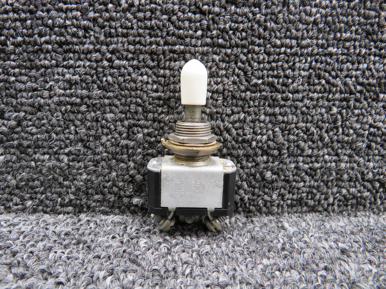 MS35058-21 (Alt: 8800K16) Cutler-Hammer Toggle Switch Unit