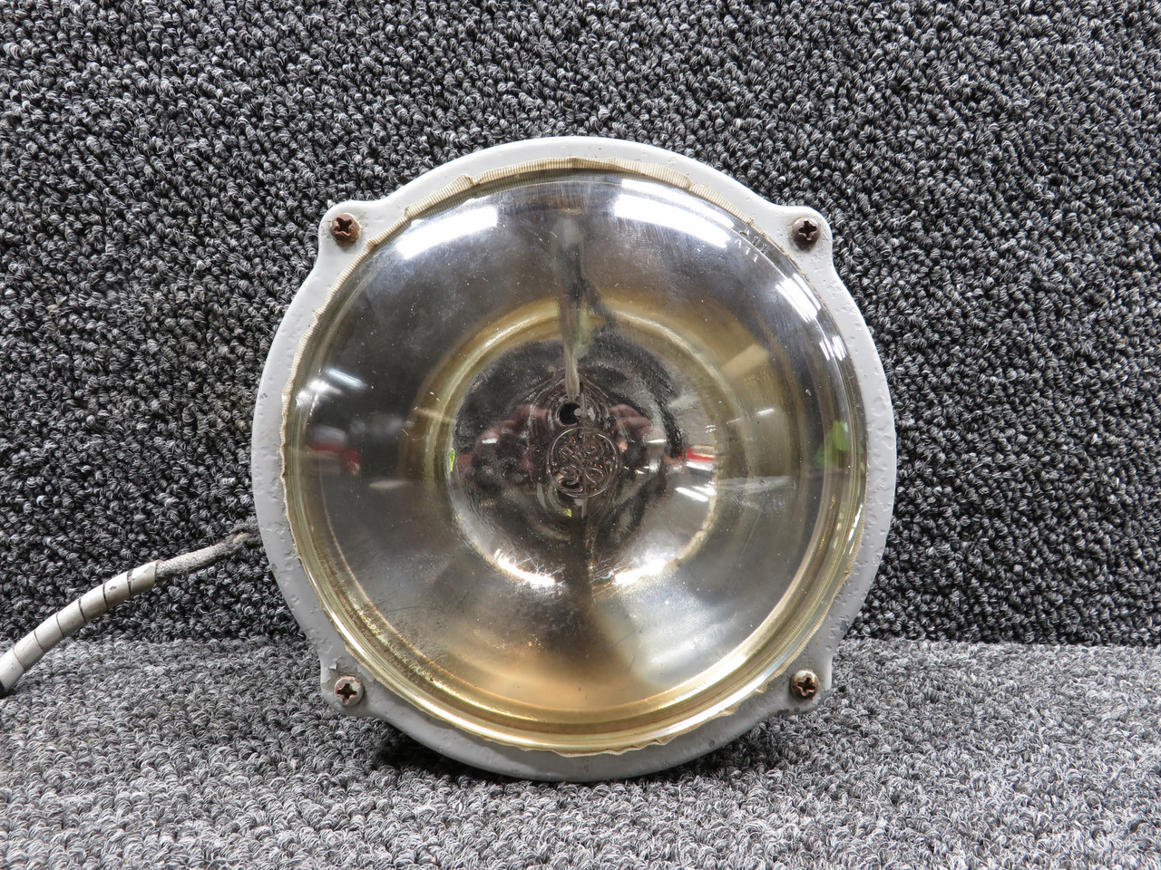 D7585-4580 Cessna 500 Landing and Taxi Light Assy LH or RH with LH Bracket