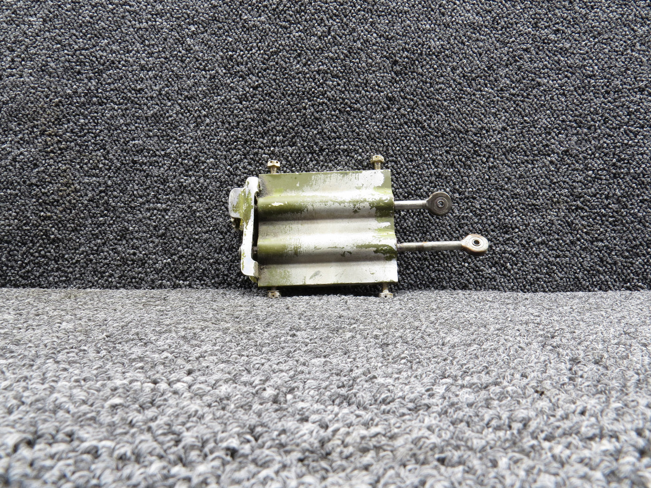 5565450-23 Cessna 501 Rudder Trim Tab Actuator Assembly