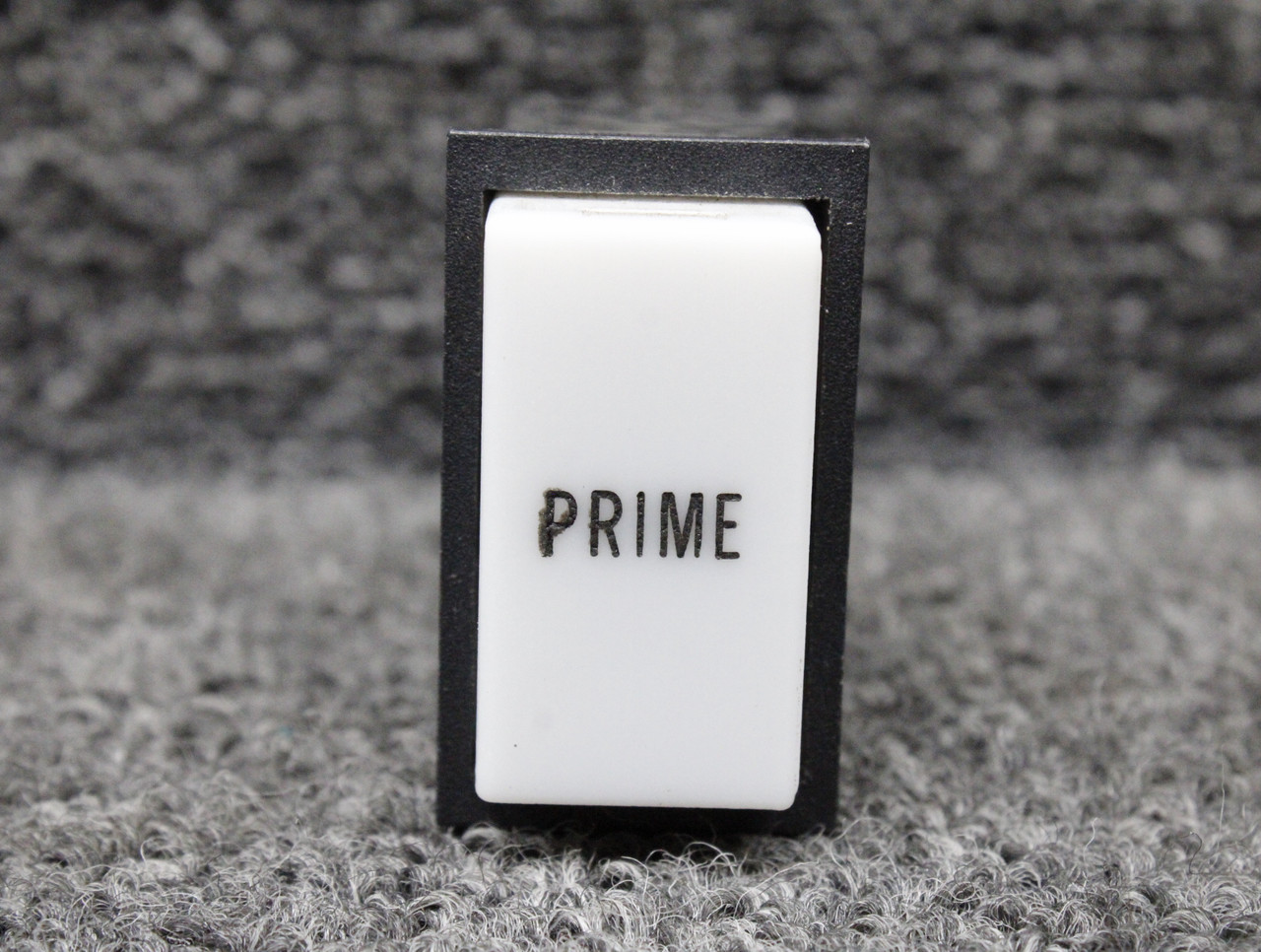 8941K701 (Alt: 688-297) Piper PA46-310P Prime Push Switch