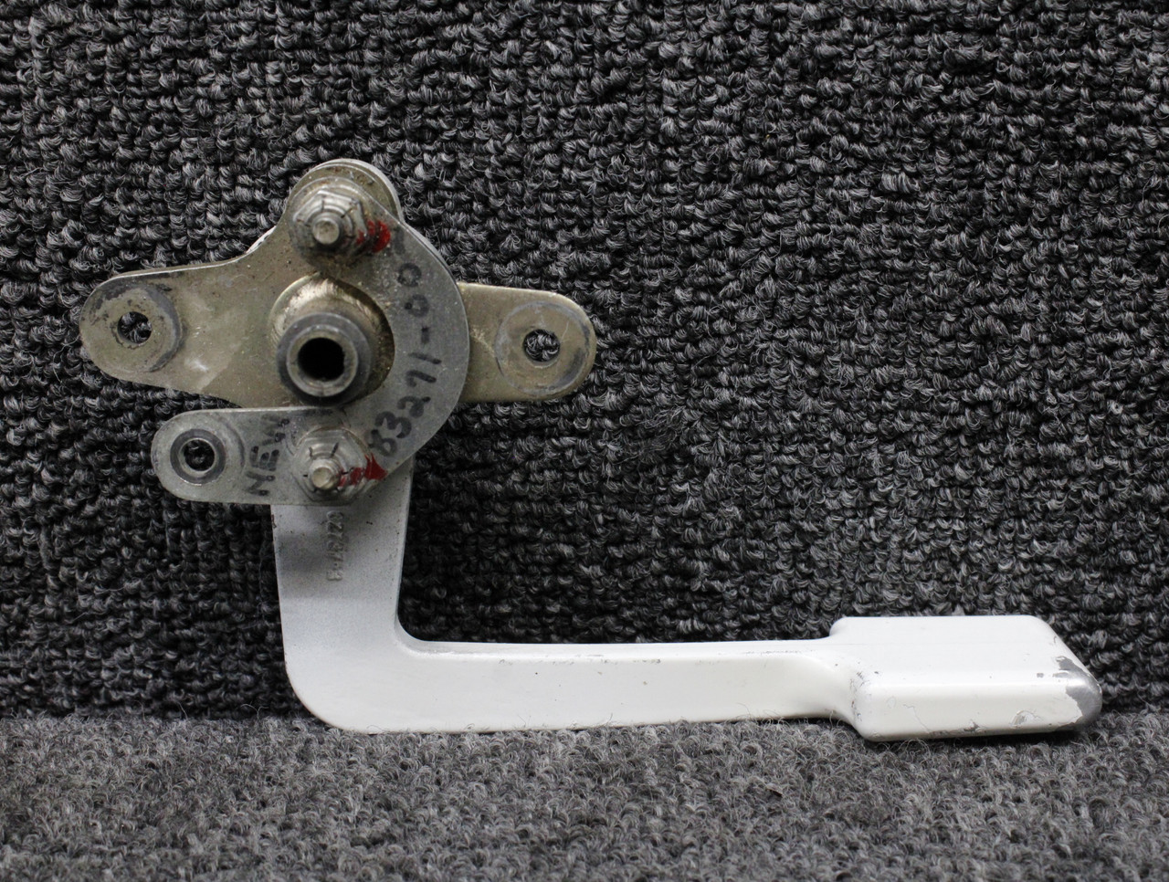 82737-002, 82738-002 Piper PA46-310P Lower Cabin Door Handle with