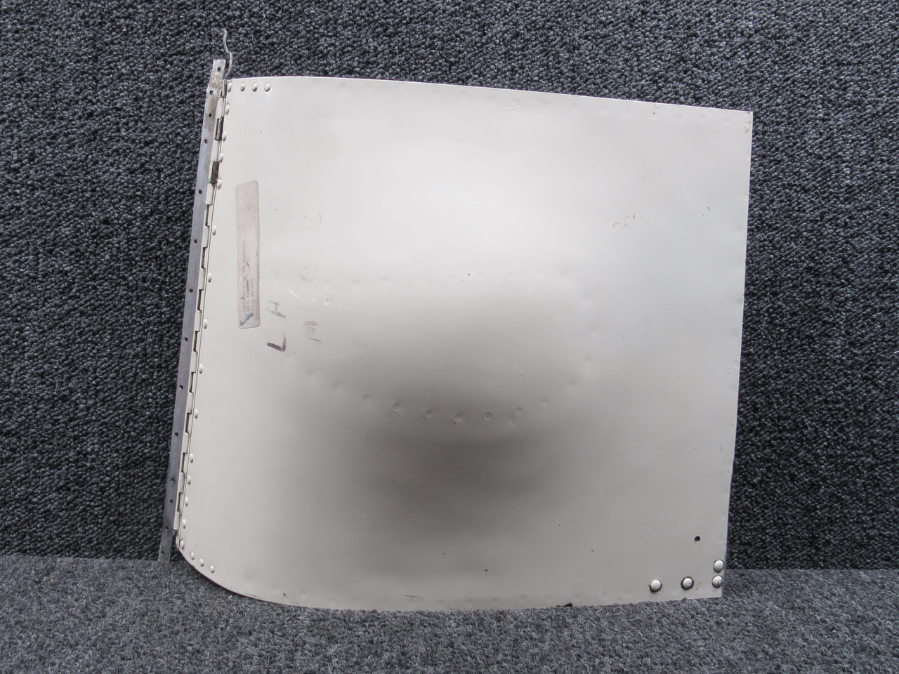 1211185-1 Cessna 210A Main Gear Wheel Well Door Assembly LH