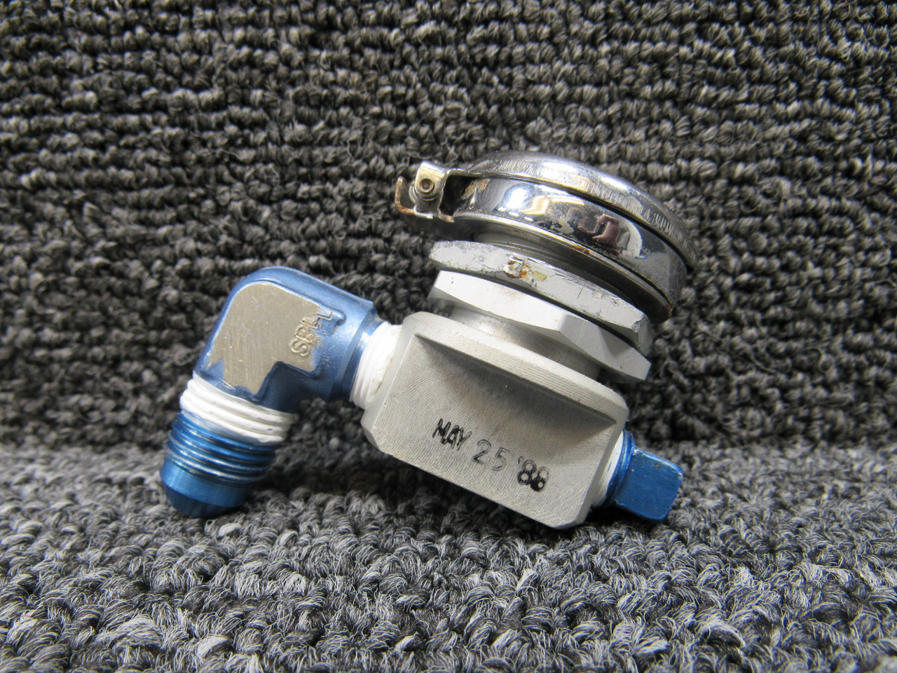 170098 Puritan Bennett Oxygen Outlet Valve w Fitting