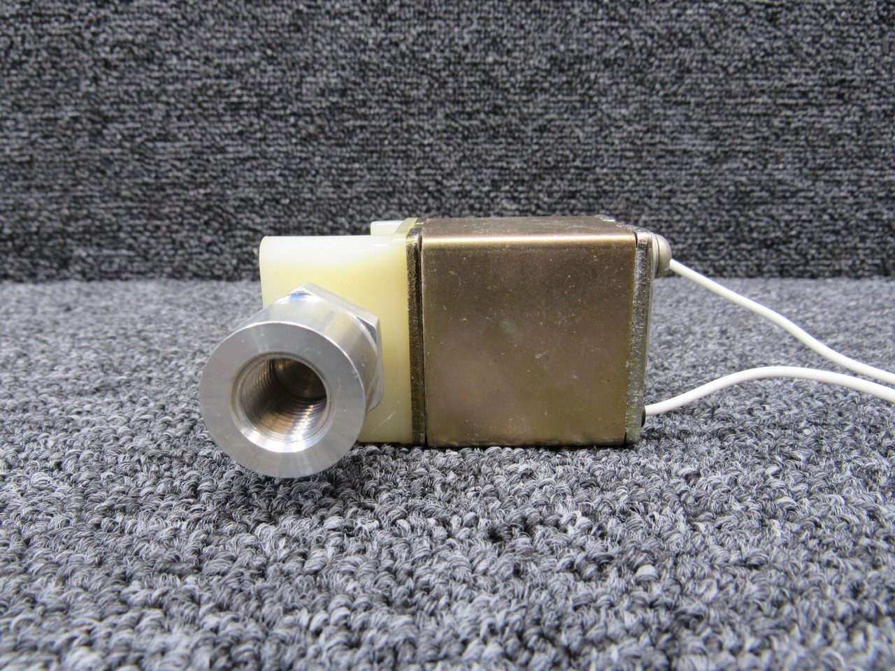 61P64HN2 (Alt: 6515109-5) Valcor Solenoid Valve