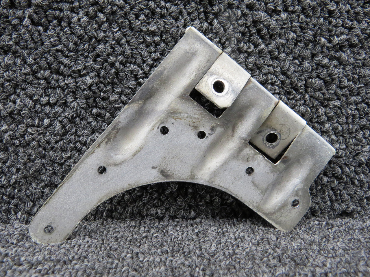 0411602-1 Cessna 150D Upper LH Cabin Door Hinge