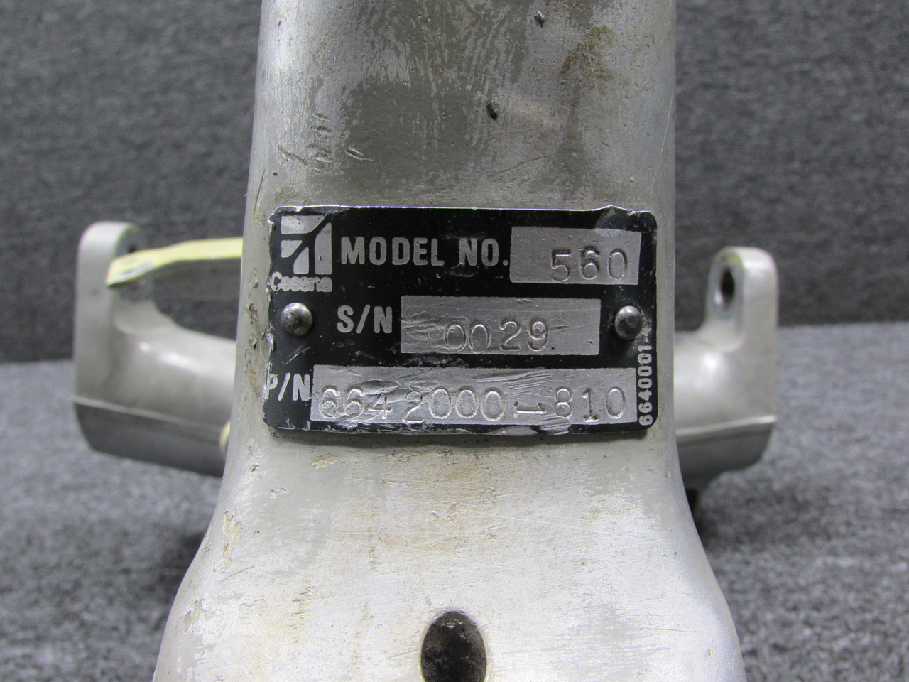 6642000-10 (Fso: 6642000-79) Cessna Citation 560 V Nose Gear Strut