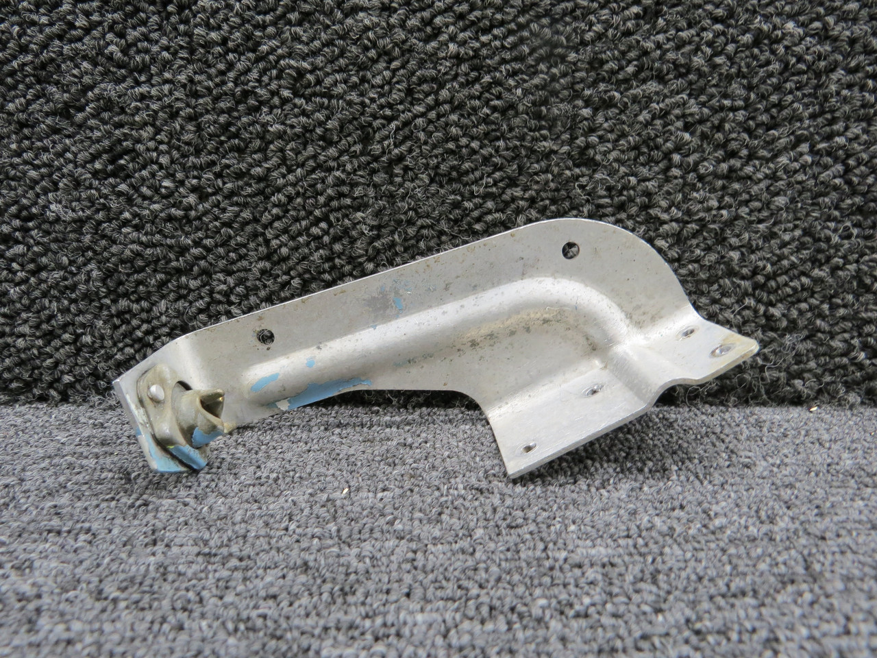 0713665-1 Cessna 182H Firewall Cowl Attachment Bracket Assembly LH