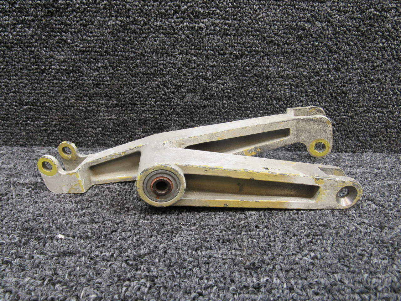 5525503-10 Cessna 500 Bellcrank RH