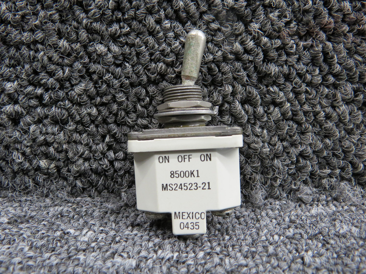 8500K1 (Alt: MS24523-21) Eaton Toggle Switch Assembly