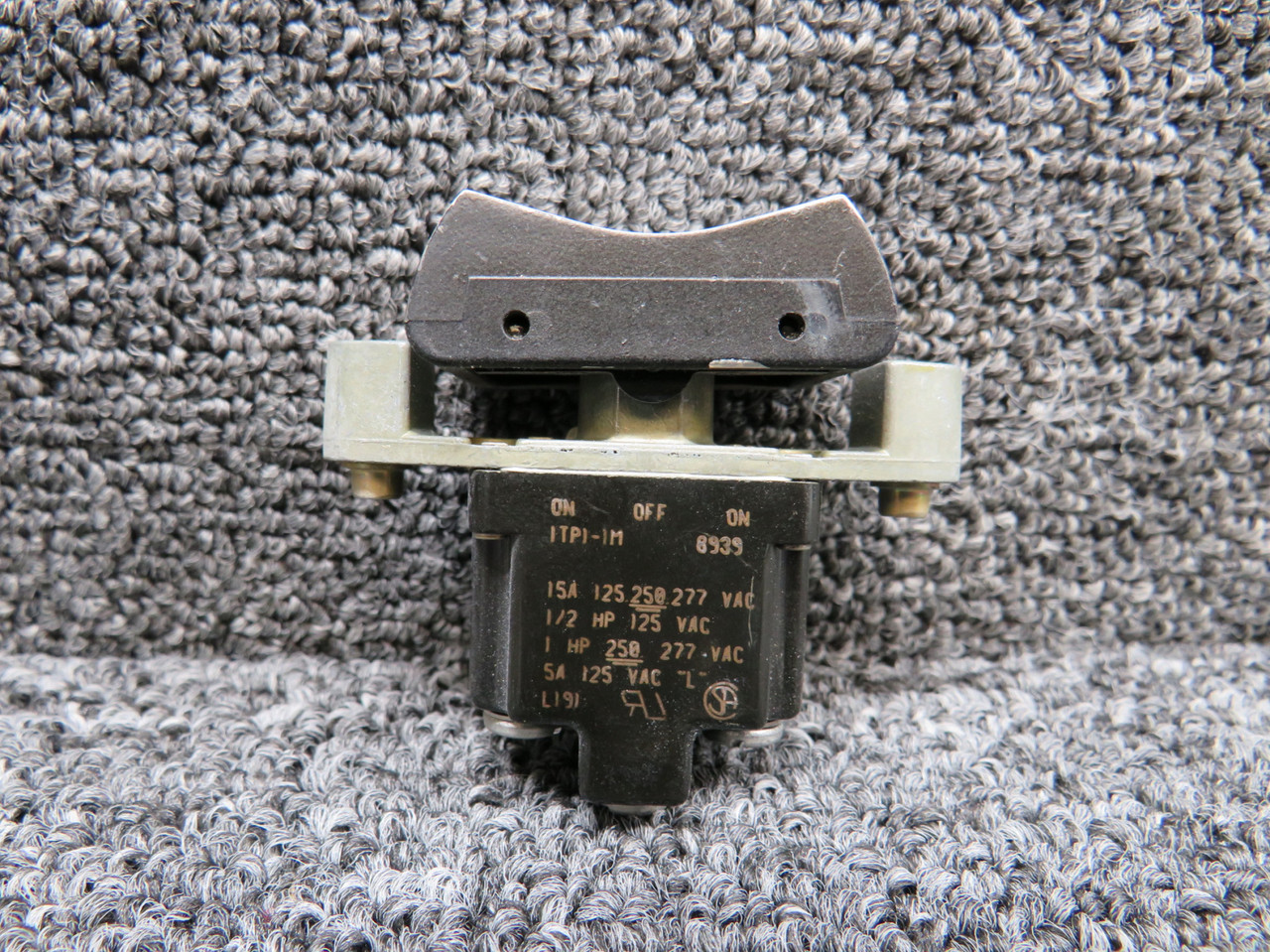 1TP1-1M Hawker 125-800A Rocker Switch