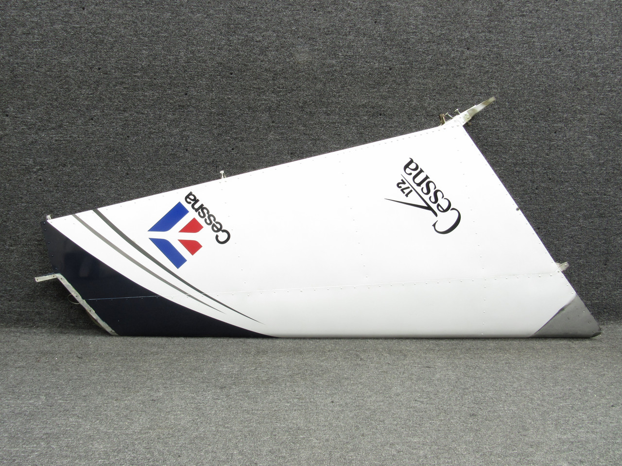 0531006-64 Cessna 172G Vertical Stabilizer Fin Assembly