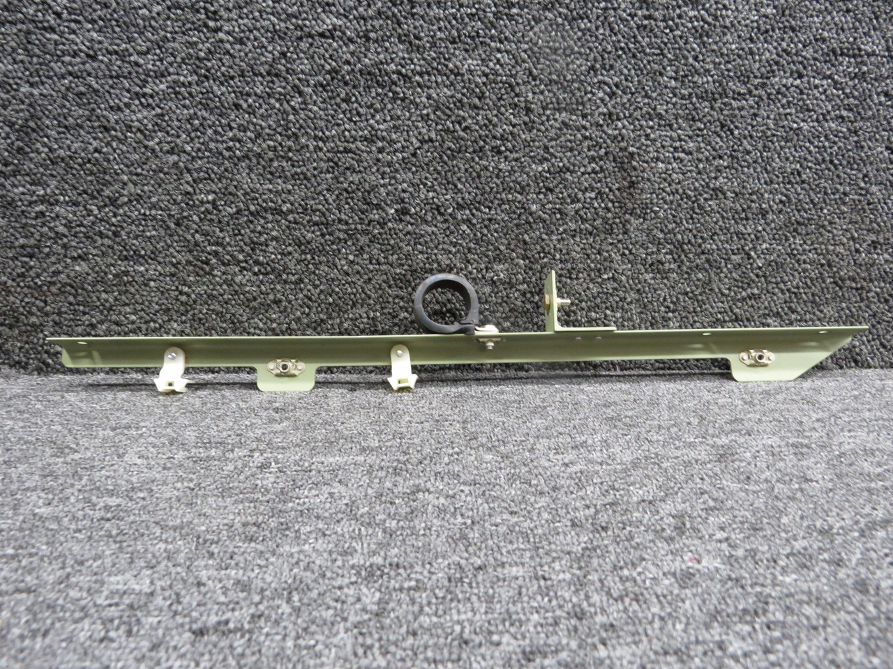 3930371-8 Cessna 206H Forward Avionics Angle Support