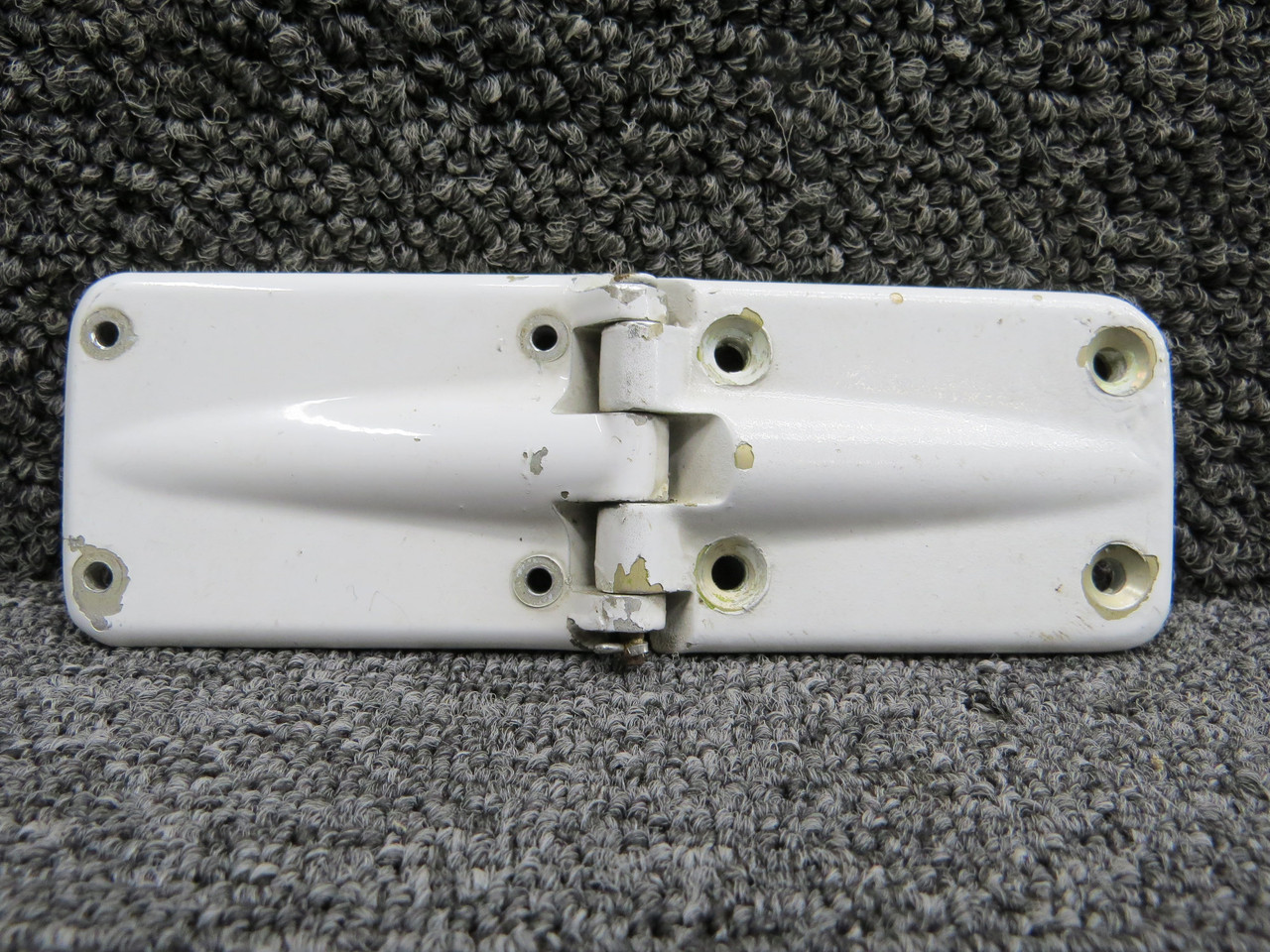 1211661-4, 1211661-9 Cessna 206H Lower Cargo Door Forward Hinge