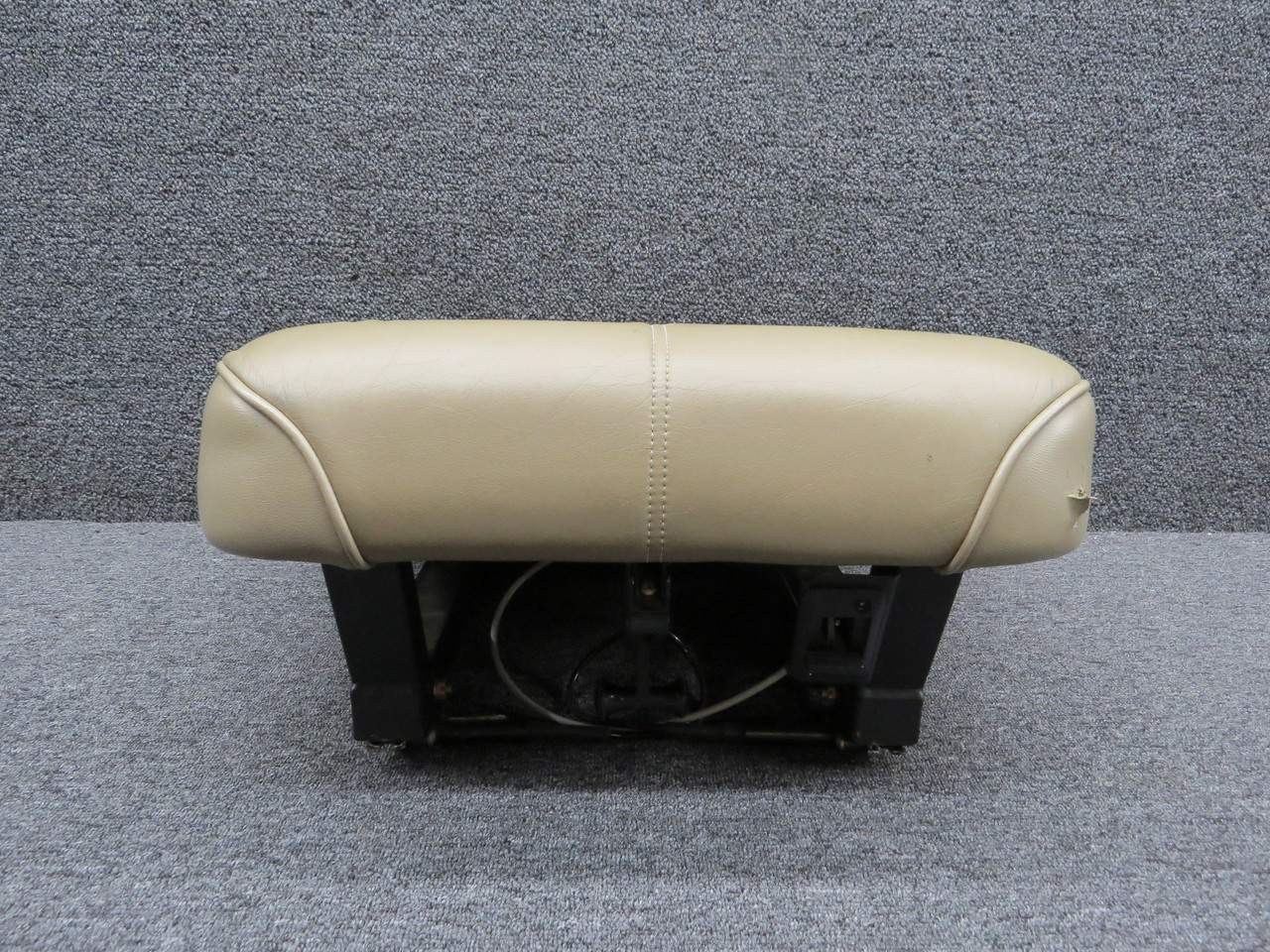 0719104-5 Cessna 206H Center Row Seat Base Assembly LH