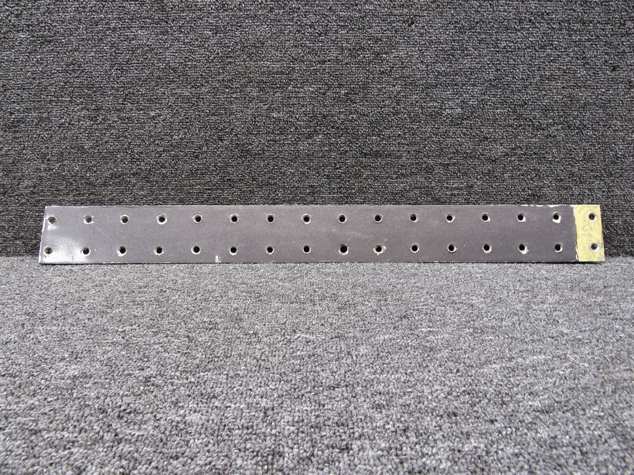 5511270-17 (Fso: 5511270-40) Cessna Citation 560 Center Windshield Retainer