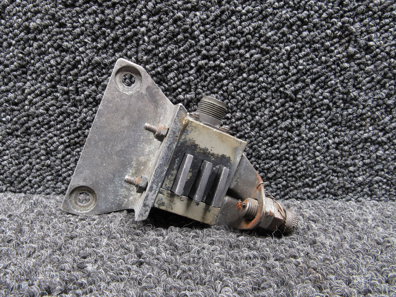 4E1387-5 BF Goodrich Prop De-Ice Unit with Bracket