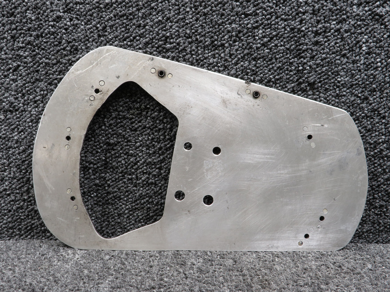 0741046-8 Cessna 172G Main Landing Gear Mounting Plate RH