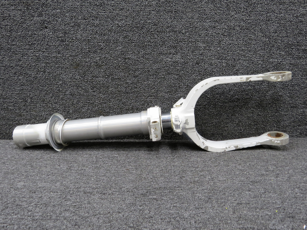 300-820023-1, 300-820040-1 Rockwell 700 Nose Gear Fork & Cylinder Assembly