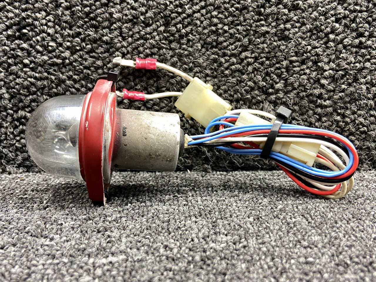 A500D-V-28 (Alt: 472-601) Whelen Tail Strobe Light Assembly