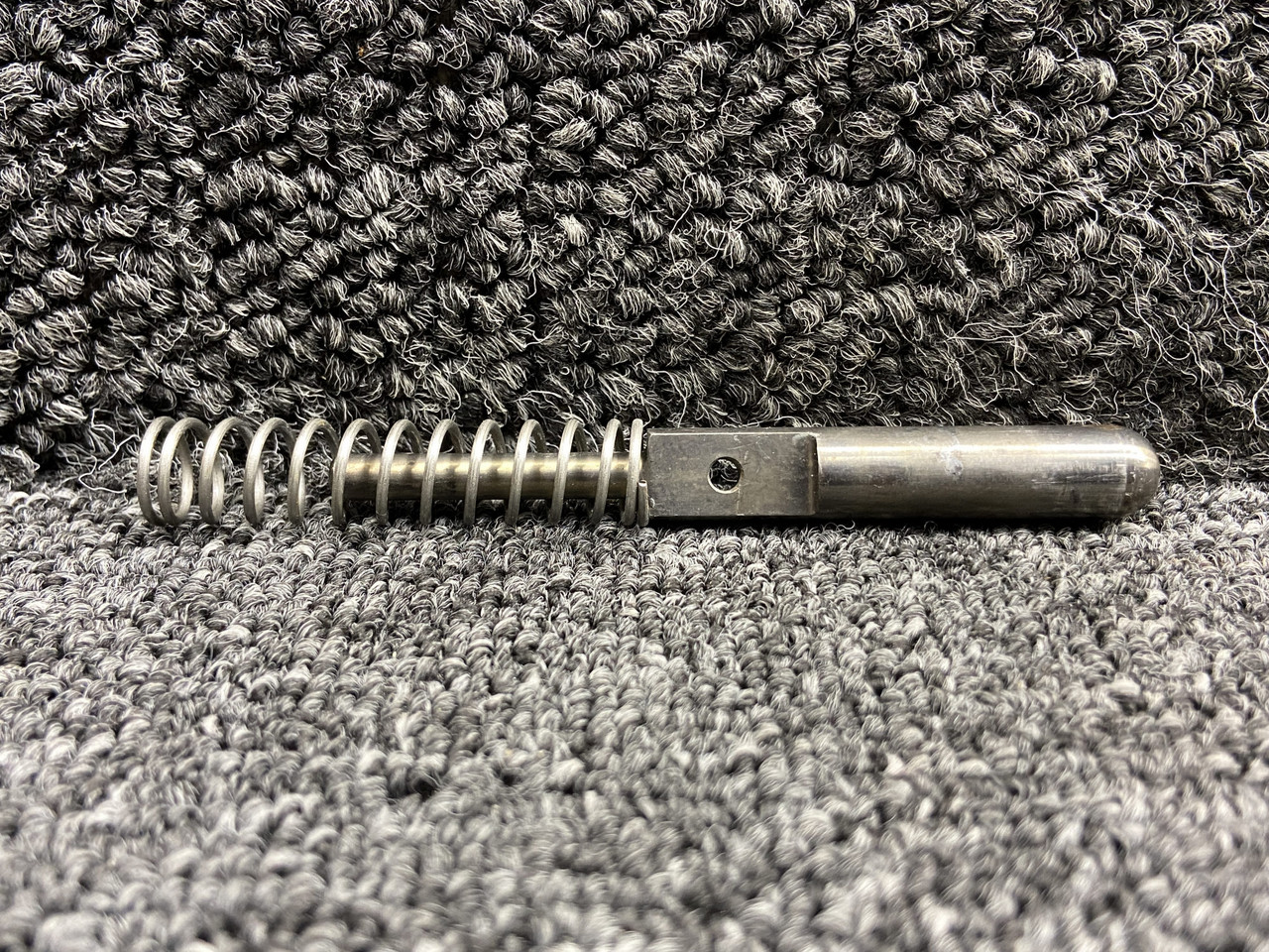 824-18-11, 587-131 Piper PA60-602P Aerostar Emergency Door Side Latch Pin