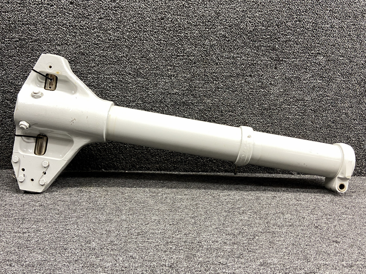 400054-001 Piper PA60-602P Aerostar Upper Main Gear Strut Cylinder LH