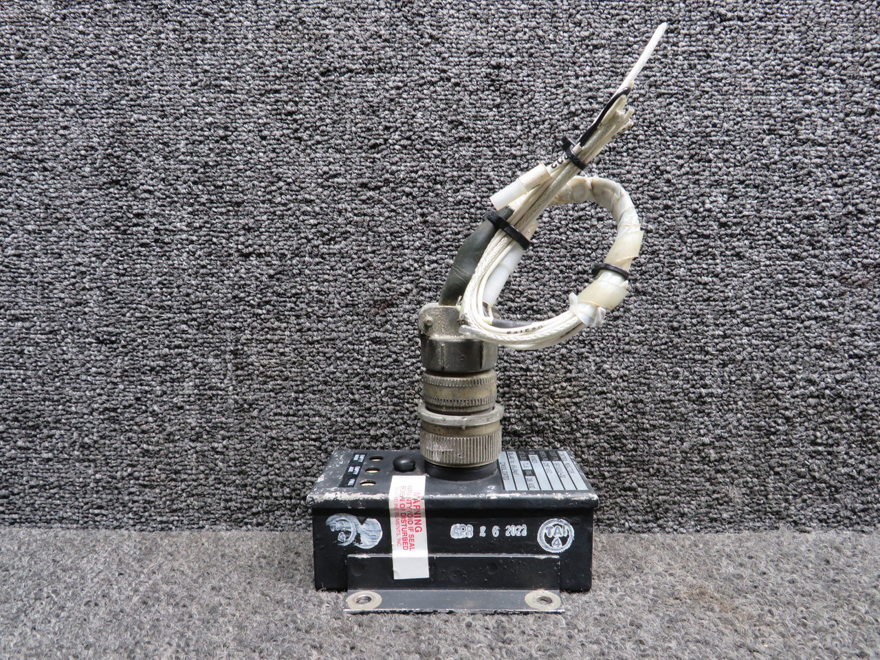 CMF1883 (Alt: 9910082-32) Consolidated Fuel Control Monitor (Volts: 28)