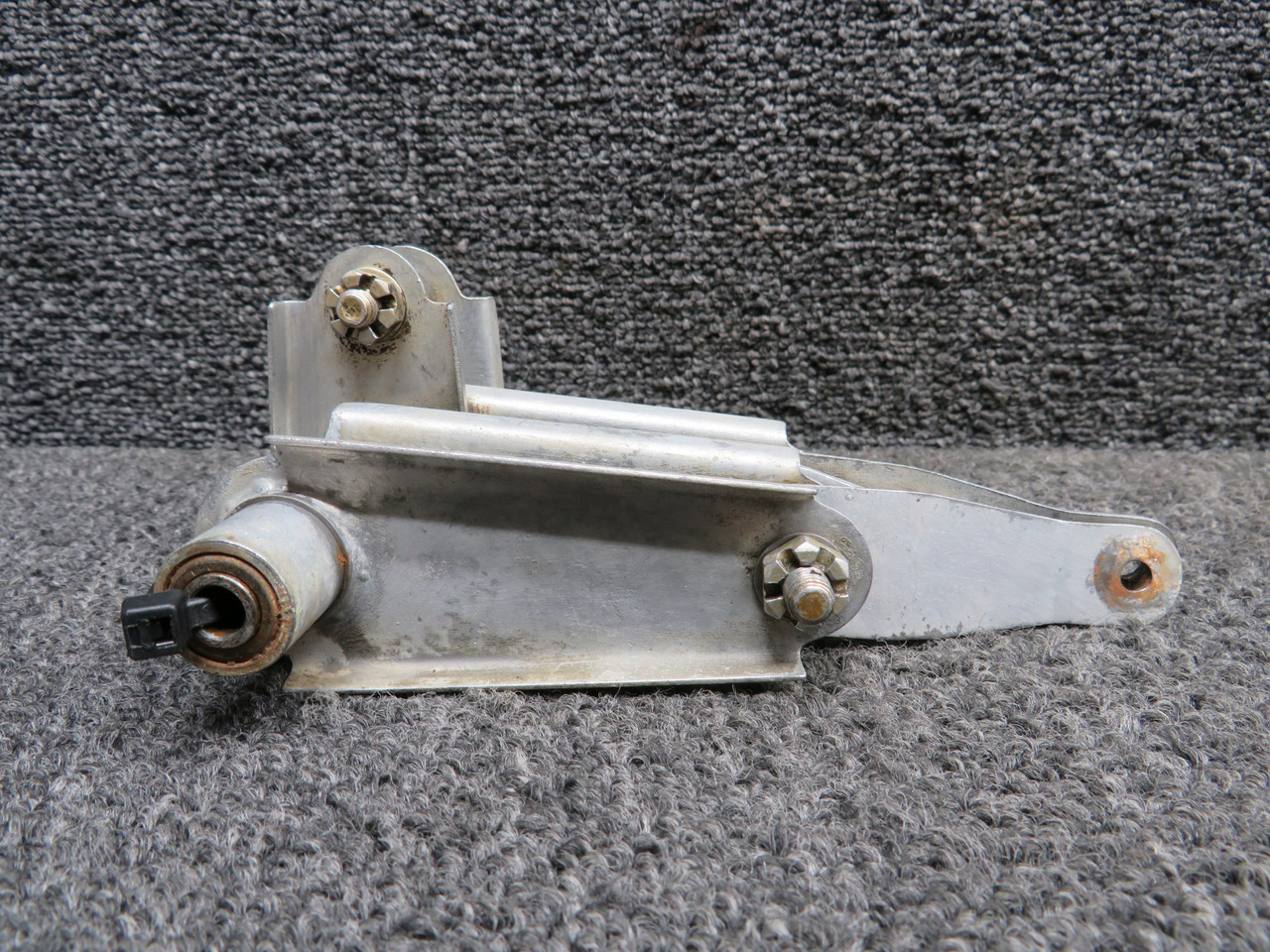 5025005-2 (Use: 5025005-16) Cessna 310Q Bellcrank Assembly Inbd RH