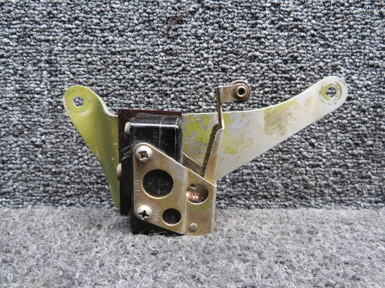 5045028-5, AD5721R Cessna Nose Gear Up Switch with Bracket