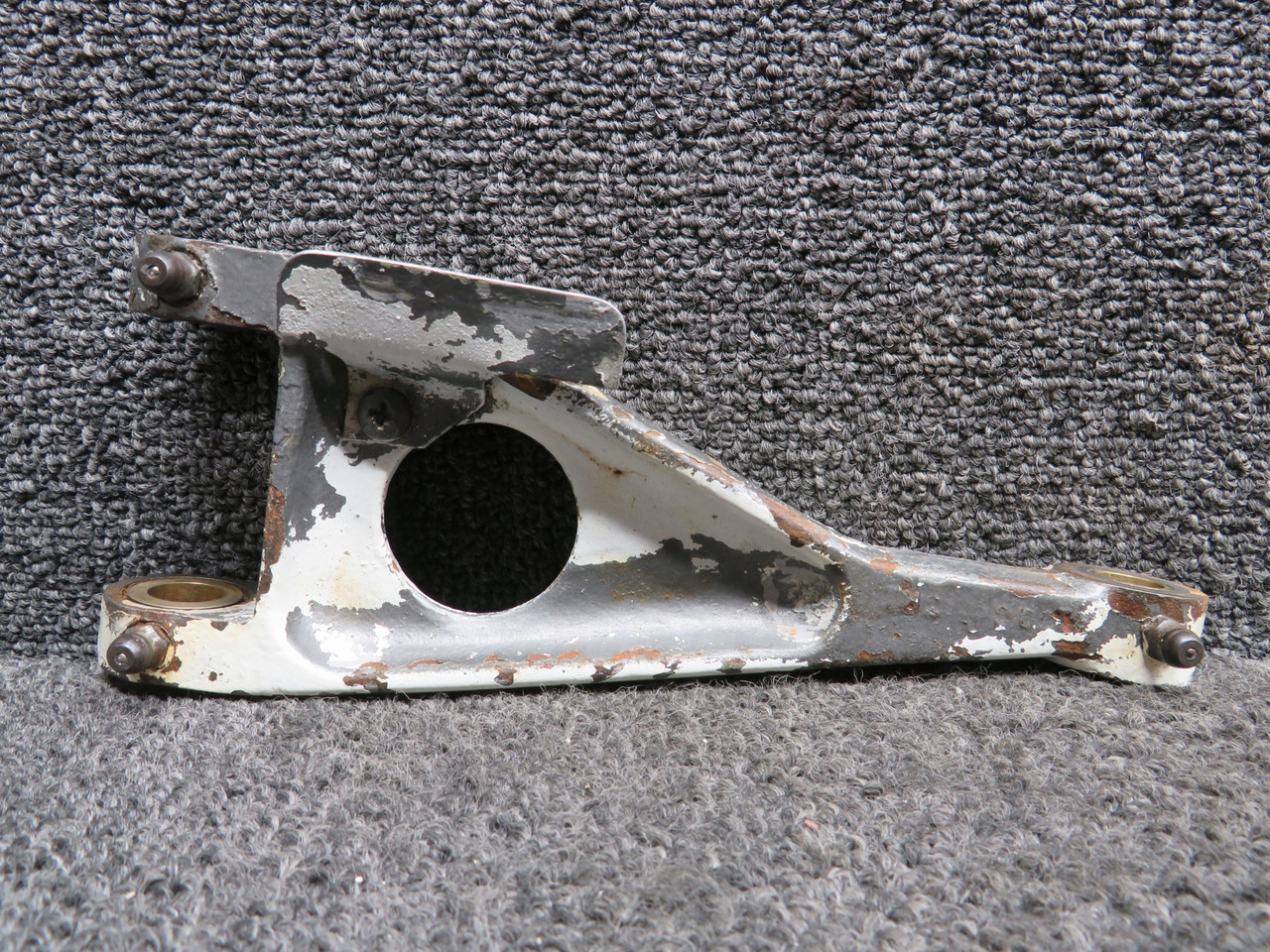 5141005-5, 5041007-1 Cessna 310Q Main Gear Lower Link Assembly with Striker LH