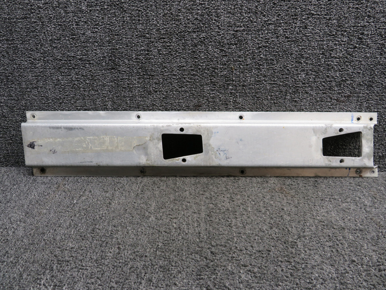 0812981-6 Cessna 310Q Inboard Seat Support Assembly