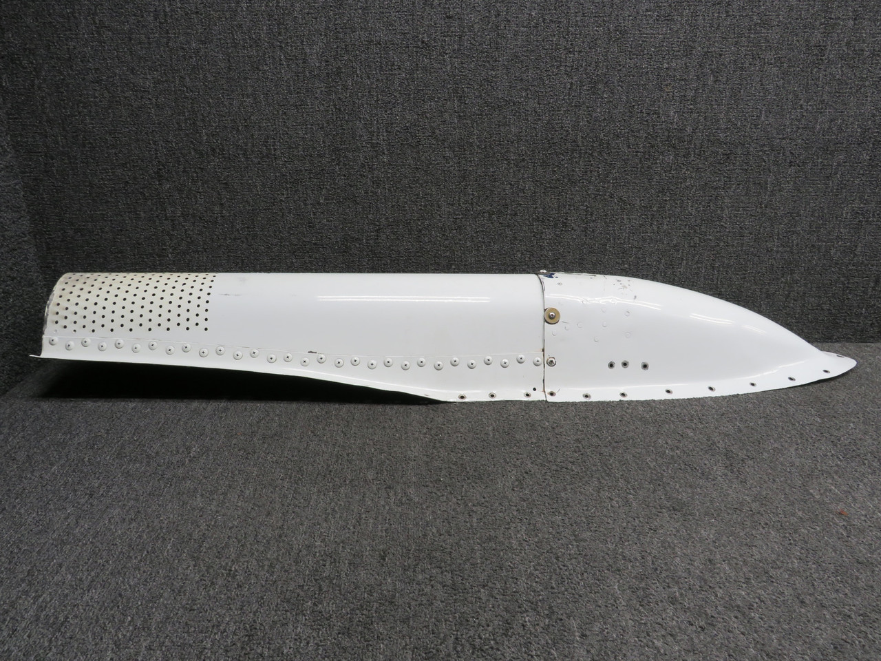 0851816-202 Cessna 310Q Nacelle Inboard Exhaust Fairing Spare RH (Damage)