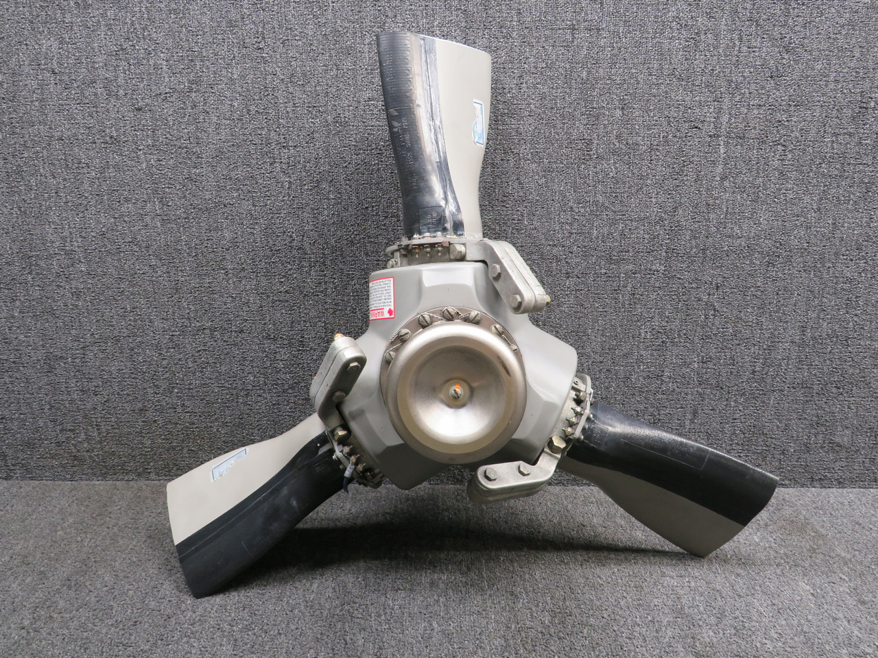 3AF32C87-NR McCauley Three Blade Propeller with Logs (Prop Struck, Core)