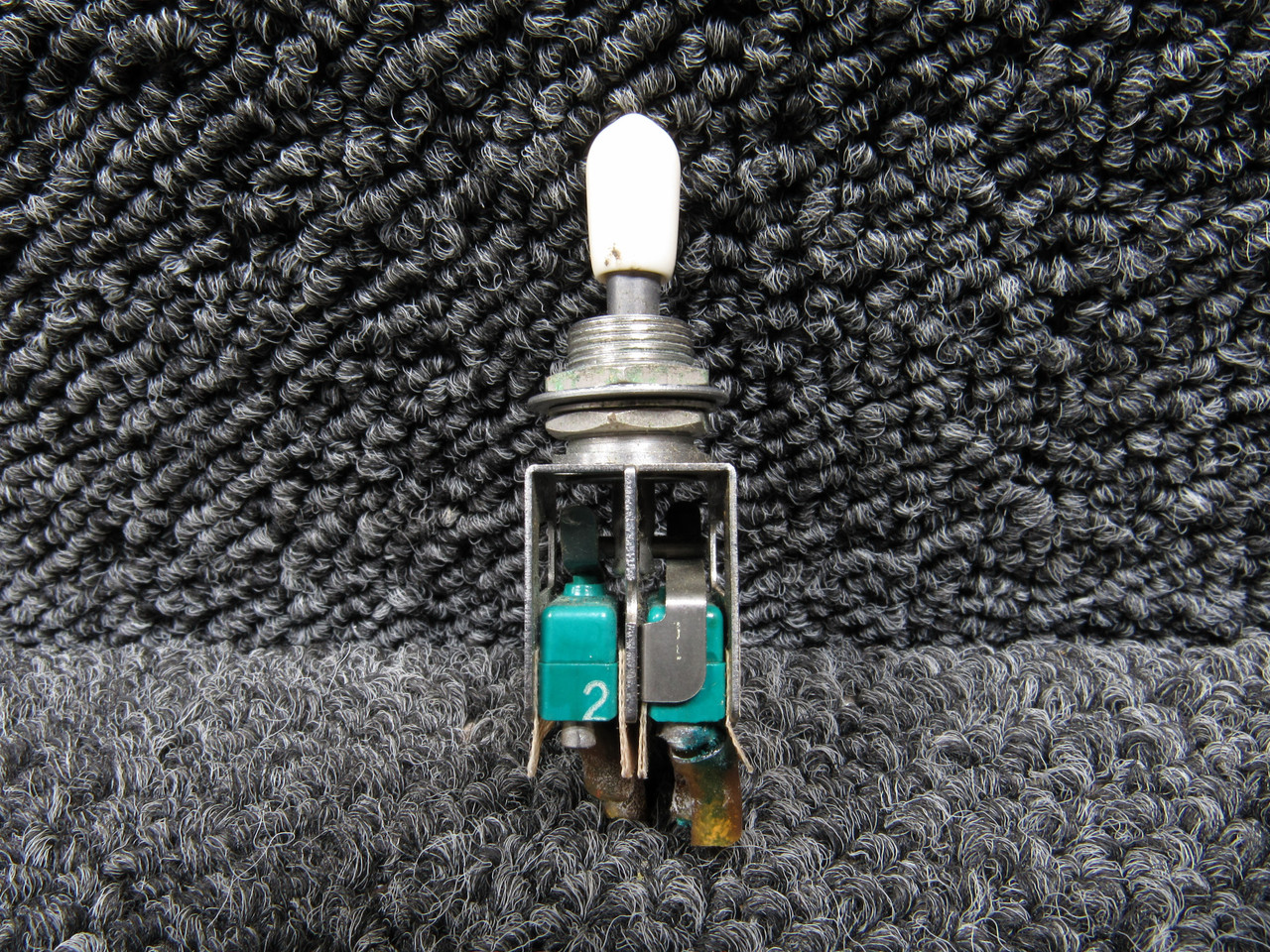 13AT1-T (Alt: 1568-1) Micro Switch Momentary Toggle Switch