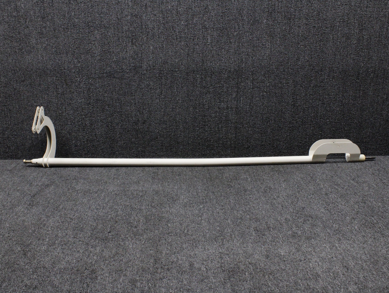 LA53272011 (Use: 2861111-11) Columbia LC42-550FG Aileron Torque Tube LH